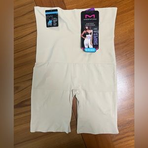 WOMANS HIGH WAIST SHAPEWEAR SIZE 2XL
